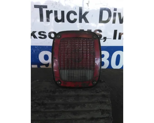 FREIGHTLINER CENTURY 120 STOP TURN TAIL LAMP