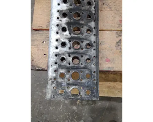 FREIGHTLINER CENTURY 120 TANK STEP