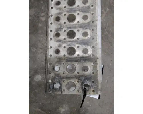 FREIGHTLINER CENTURY 120 TANK STEP