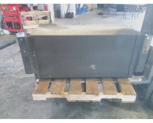 FREIGHTLINER CENTURY 120 TOOL BOX