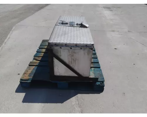 FREIGHTLINER CENTURY 120 TOOL BOX
