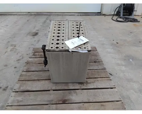 FREIGHTLINER CENTURY 120 TOOL BOX