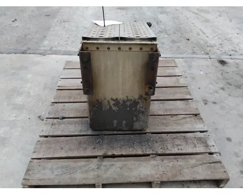 FREIGHTLINER CENTURY 120 TOOL BOX