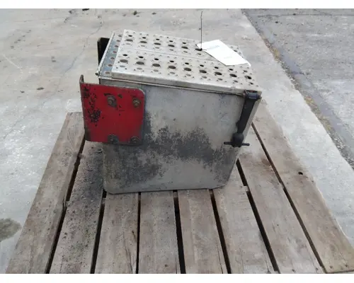 FREIGHTLINER CENTURY 120 TOOL BOX