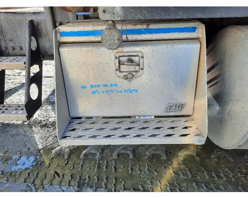 FREIGHTLINER CENTURY 120 TOOL BOX