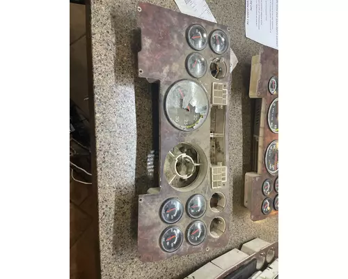 FREIGHTLINER CENTURY CLASS 112 Instrument Cluster