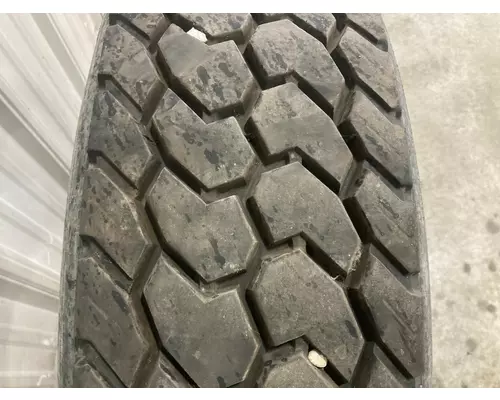 FREIGHTLINER CENTURY CLASS 112 Tires