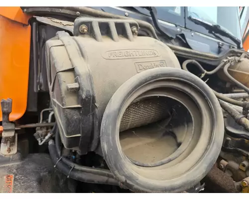 FREIGHTLINER CENTURY CLASS 120 Air Cleaner