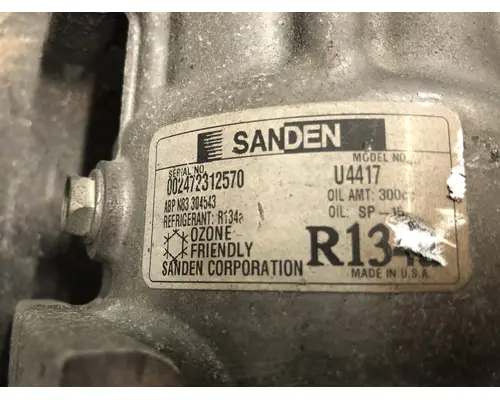 FREIGHTLINER CENTURY CLASS 120 Air Conditioner Compressor