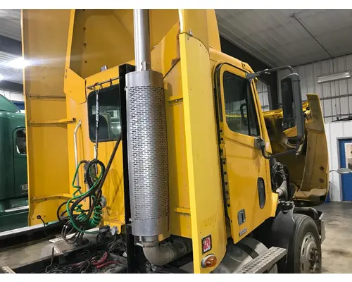 FREIGHTLINER CENTURY CLASS 120 Cab Assembly