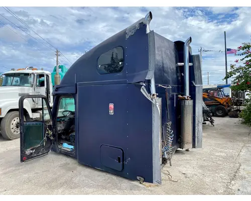FREIGHTLINER CENTURY CLASS 120 Cab