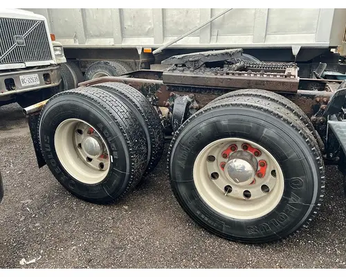 FREIGHTLINER CENTURY CLASS 120 Complete Vehicle