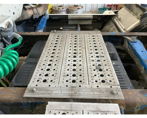 FREIGHTLINER CENTURY CLASS 120 Deckplate