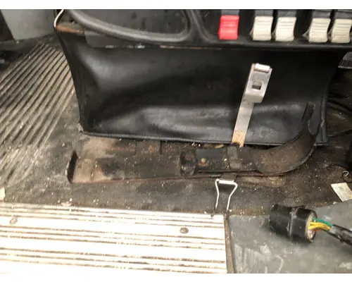 FREIGHTLINER CENTURY CLASS 120 Engine Brackets, Misc.