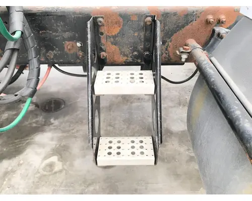 FREIGHTLINER CENTURY CLASS 120 Engine Brackets, Misc.