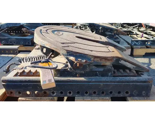 FREIGHTLINER CENTURY CLASS 120 Fifth Wheel