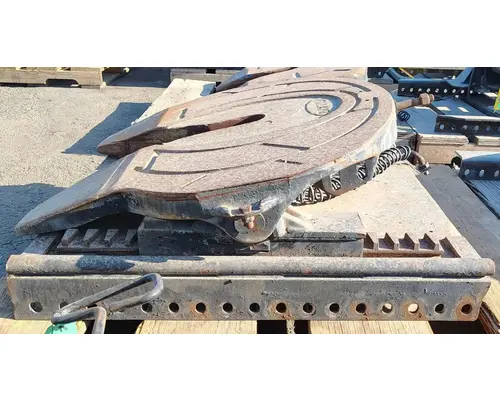 FREIGHTLINER CENTURY CLASS 120 Fifth Wheel