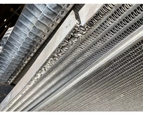FREIGHTLINER CENTURY CLASS 120 Radiator