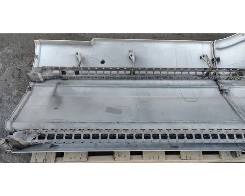 FREIGHTLINER CENTURY CLASS 120 Side Fairing