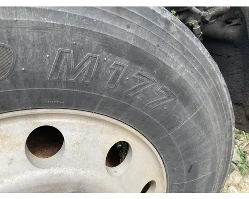 FREIGHTLINER CENTURY CLASS 120 Tires