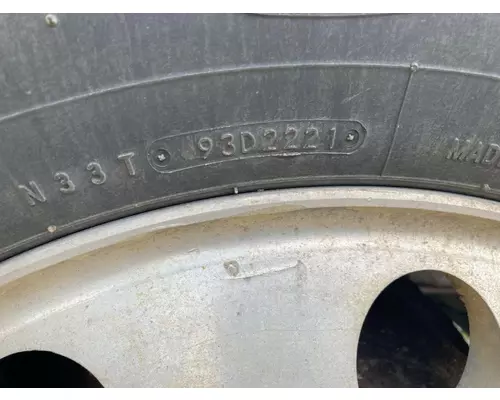 FREIGHTLINER CENTURY CLASS 120 Tires