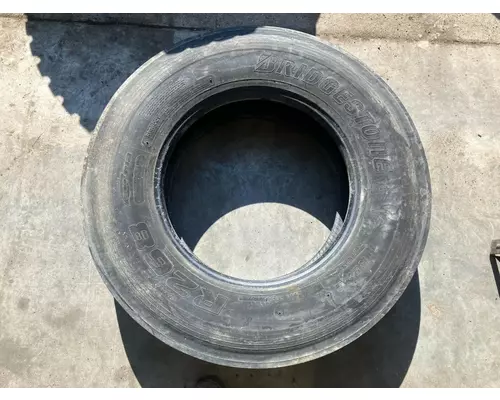 FREIGHTLINER CENTURY CLASS 120 Tires