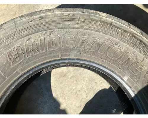 FREIGHTLINER CENTURY CLASS 120 Tires