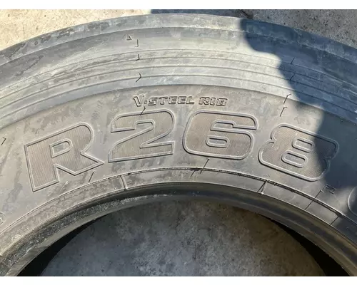 FREIGHTLINER CENTURY CLASS 120 Tires