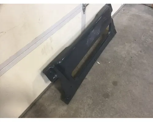 FREIGHTLINER CENTURY BUMPER CENTER