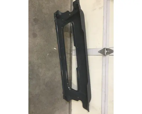 FREIGHTLINER CENTURY BUMPER CENTER