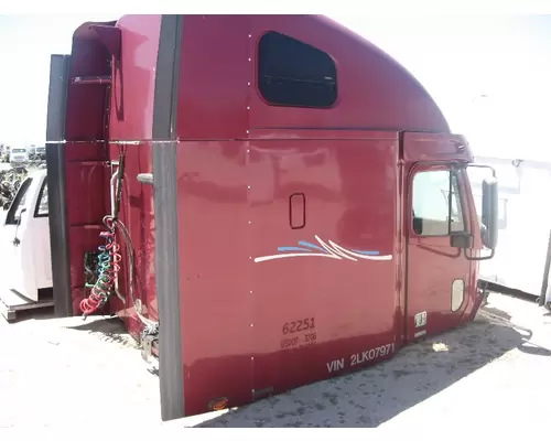 FREIGHTLINER CENTURY Cab Clip