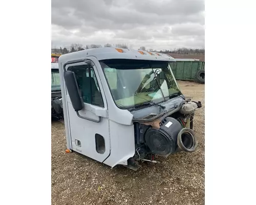 FREIGHTLINER CENTURY Cab Cut