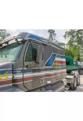 FREIGHTLINER CENTURY Cab