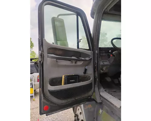 FREIGHTLINER CENTURY Cab