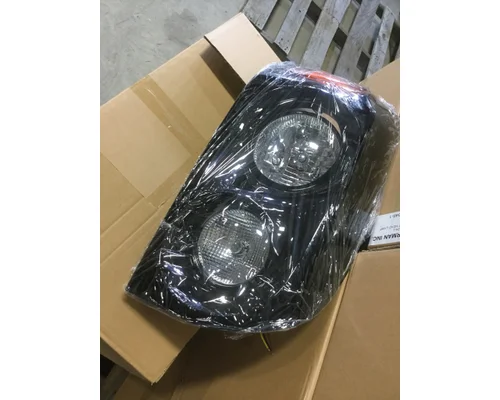 FREIGHTLINER CENTURY HEADLAMP