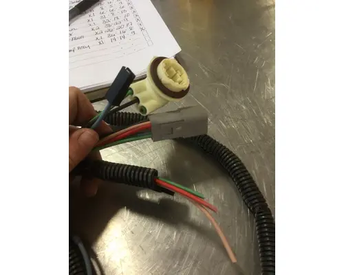 FREIGHTLINER CENTURY HEADLAMP