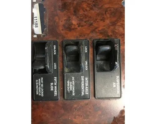 FREIGHTLINER CENTURY INSTRUMENT CLUSTER