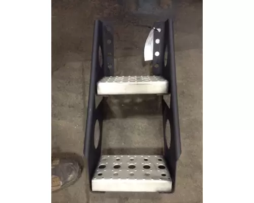 FREIGHTLINER CENTURY Steps