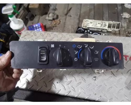 FREIGHTLINER CENTURY Temperature Control