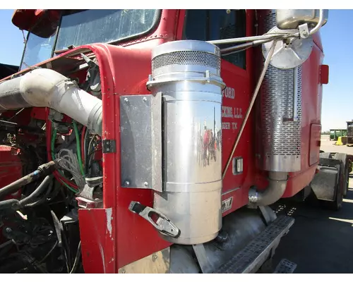 FREIGHTLINER CLASSIC XL Air Cleaner