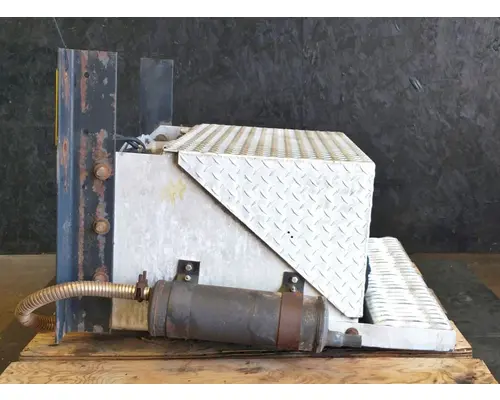 FREIGHTLINER CLASSIC XL Auxiliary Power Unit