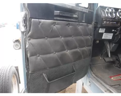 FREIGHTLINER CLASSIC XL Cab Clip