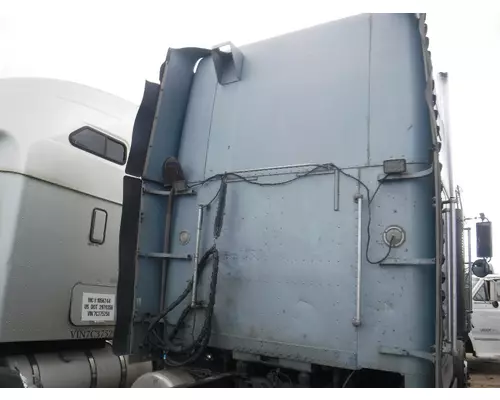 FREIGHTLINER CLASSIC XL Cab Clip