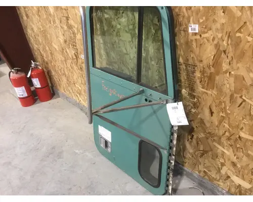 FREIGHTLINER CLASSIC DOOR-FRONT