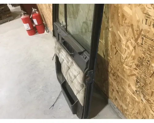 FREIGHTLINER CLASSIC DOOR-FRONT