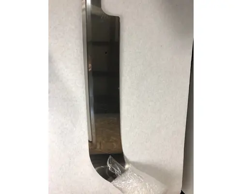 FREIGHTLINER CLASSIC HOOD PARTS