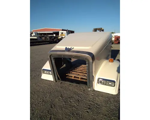 FREIGHTLINER CLASSIC HOOD
