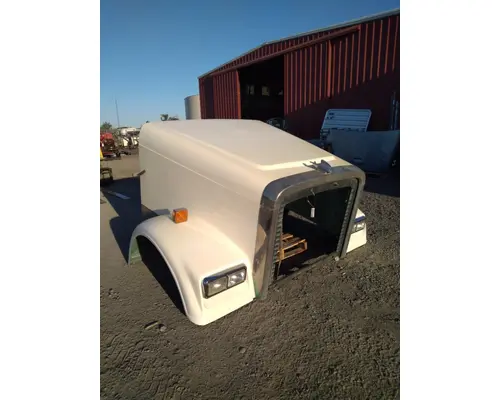 FREIGHTLINER CLASSIC HOOD