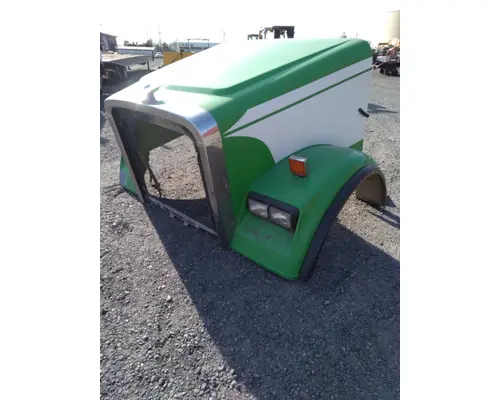 FREIGHTLINER CLASSIC HOOD