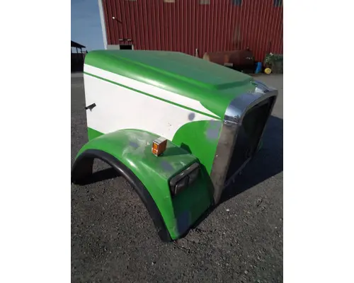 FREIGHTLINER CLASSIC HOOD